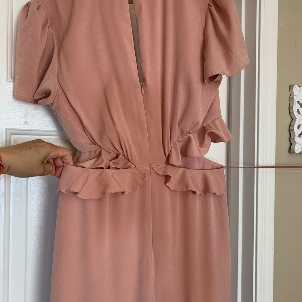 Wayf Ruffle Side Cut Out - Picture 7 of 9